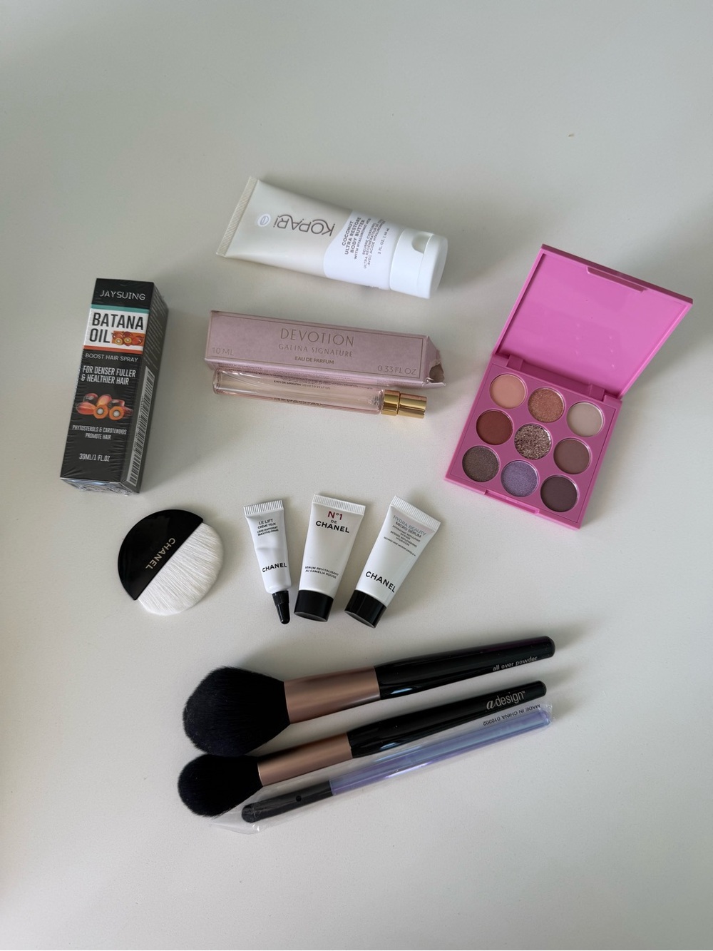 BUNDLE of new make up/skincare products. Everything you see is included !